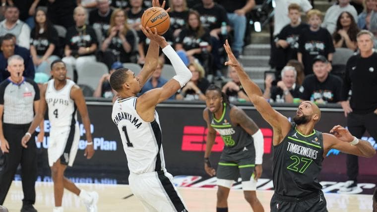 Victor Wembanayama dominates 4th quarter as Spurs take one from Timberwolves