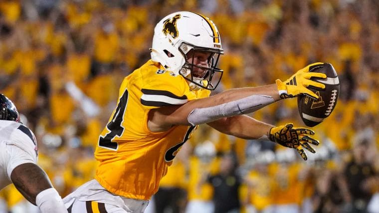 Chiefs sign young TE who grew up 30 minutes from Arrowhead Stadium