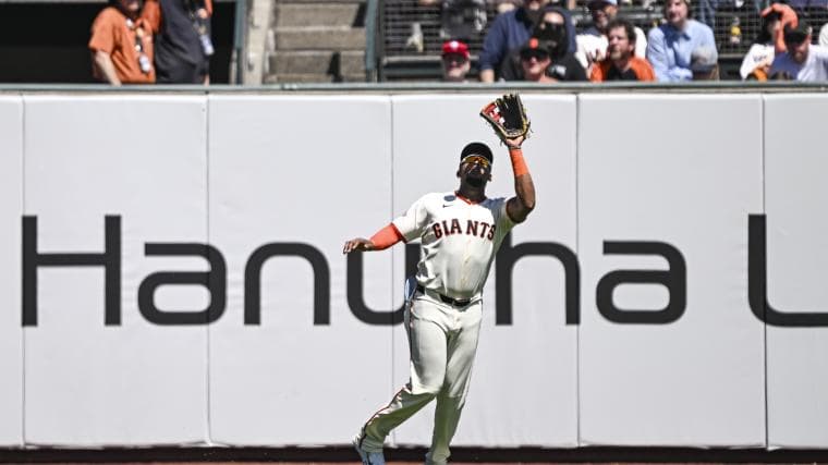 Giants' outfielder lost his glove and couldn't take the field — manager Tony Vitello wasn't thrilled