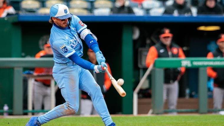 Royals starting to make up ground after strong offensive weekend