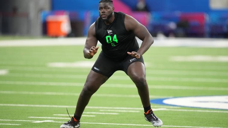 Eagles draft 6-foot-9, 346-pound monster in 3rd round of 2026 NFL Draft