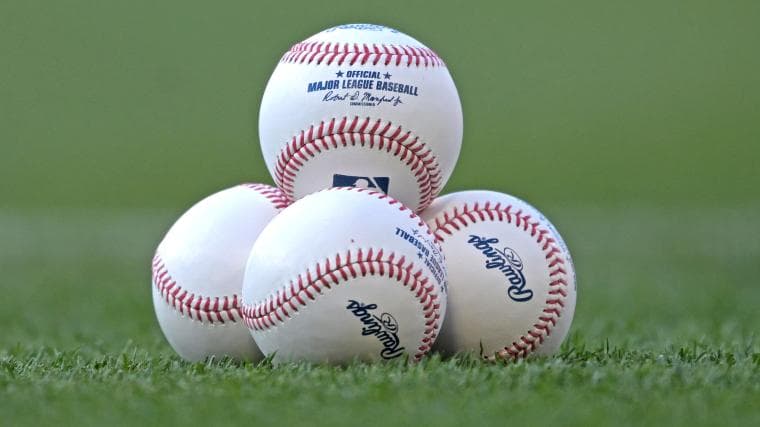 This NPB hitter had the funniest bunt attempt in baseball history