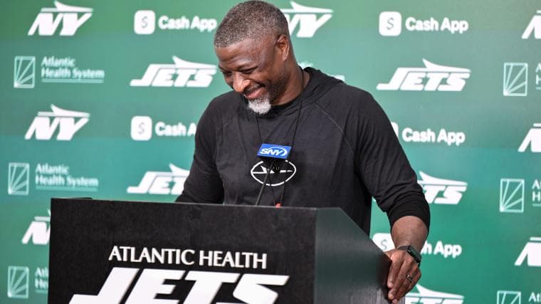 Jets' $110 million cap space creates premier landing spot for young QBs: 'You should be excited'