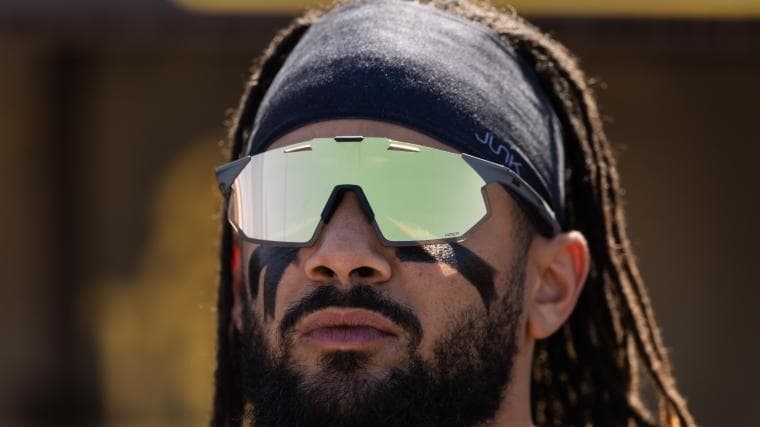 Padres' Fernando Tatis Jr. borrowing Manny Machado's golden glove to play second base