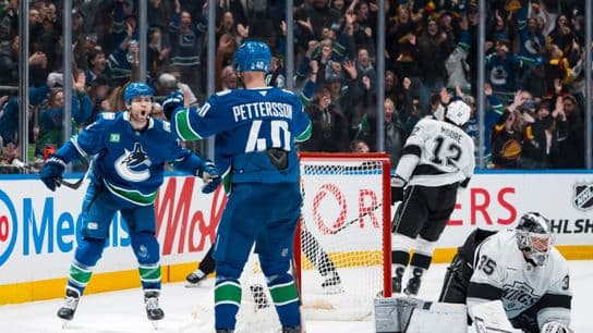 Kings fail to move up in standings with loss to Canucks
