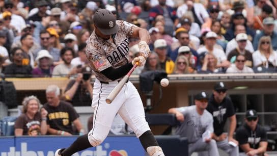 Bogaerts delivers critical late hit, Padres close homestand with win over White Sox