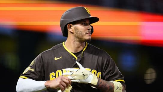 Bullpen blows up late in loss to D-backs, Padres settle for split in Mexico City