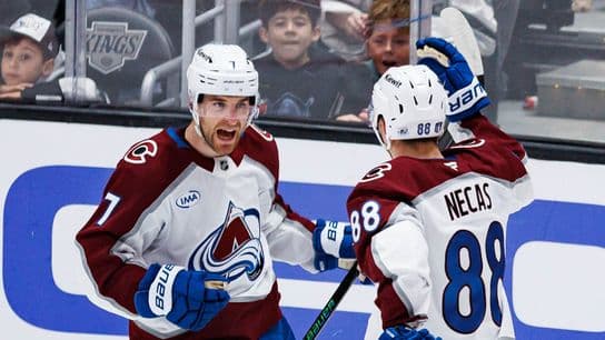 MacKinnon breaks out, Avalanche complete sweep over Kings