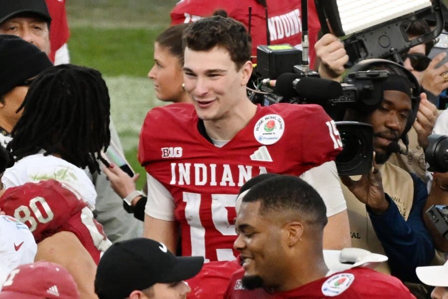 Teams attempt to trade for Raiders' No. 1 overall NFL Draft pick