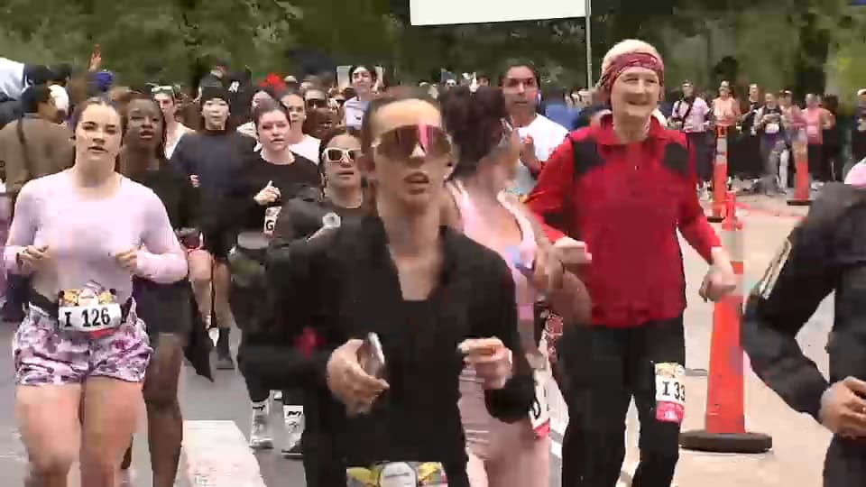 Nearly 5,000 women run Maybelline Half Marathon in Central Park