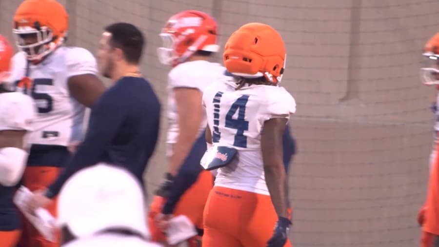 Illini DB Lovett growing through spring reps