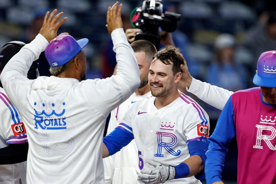 Royals sweep Angels after Thomas walk-off home run