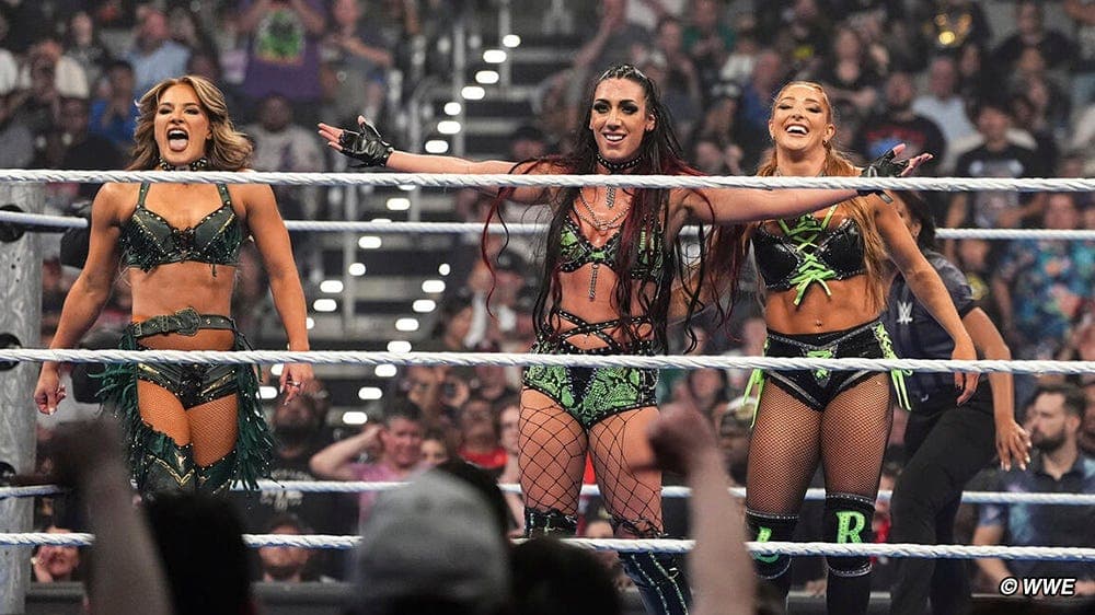 WWE SmackDown takeaways: Fatal Influence get nuclear heat, Stratton wins title