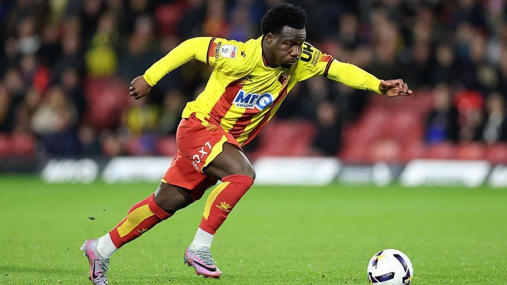 Nestory Irankunda dribbles with the ball