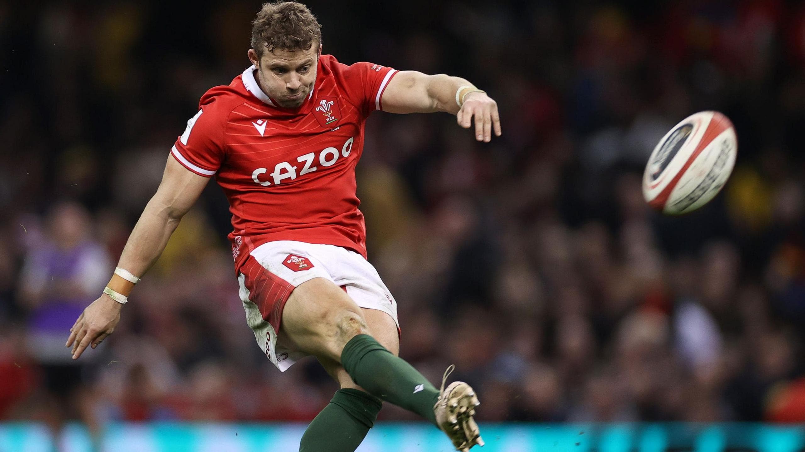 Leigh Halfpenny, who played in three World Cups, kicks at goal