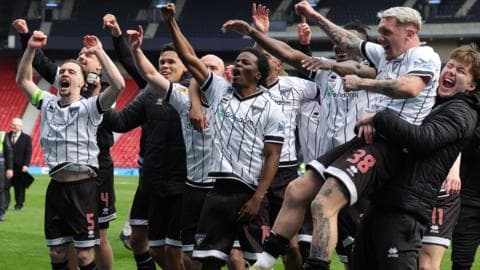 Dunfermline celebrate
