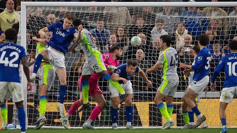 Everton score against Manchester City