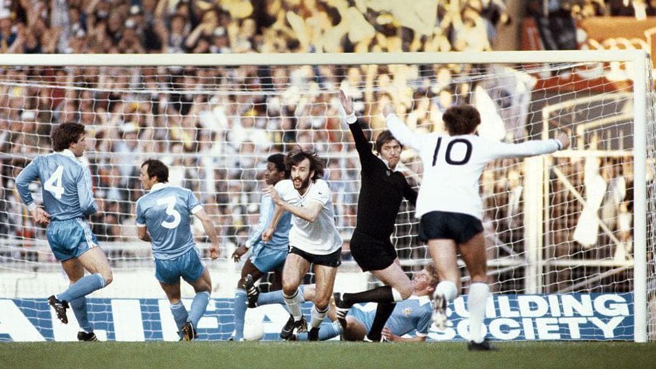 Ricky Villa celebrates