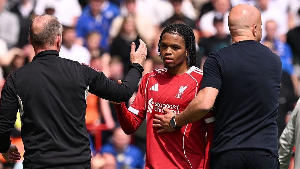 Boos, no intensity and no identity - what is Slot's Liverpool?