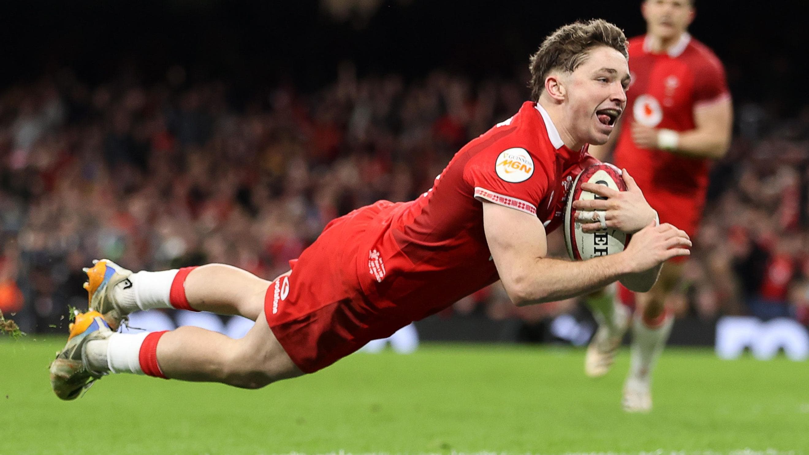 Edwards vows to enjoy life at number 10