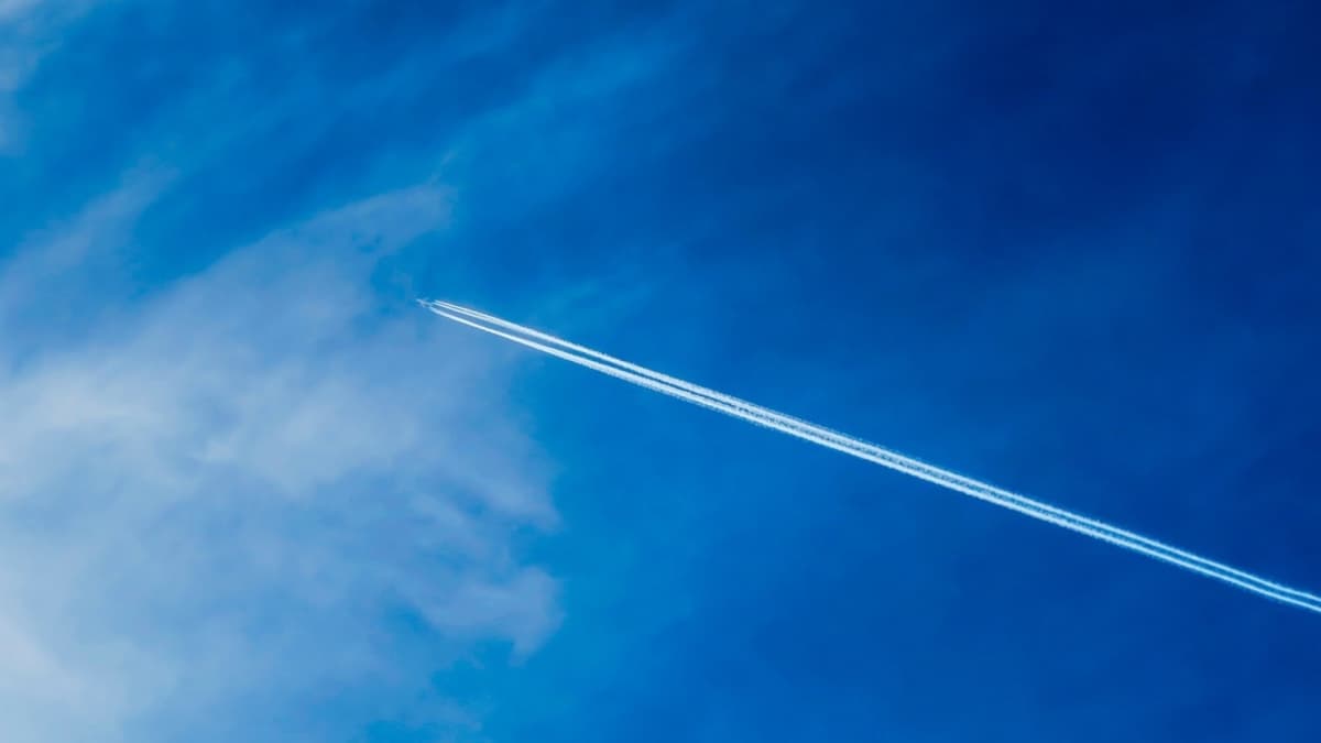 Mario Picazo alerta sobre el papel climático de las estelas de los aviones: “Pueden tener un impacto relevante...”