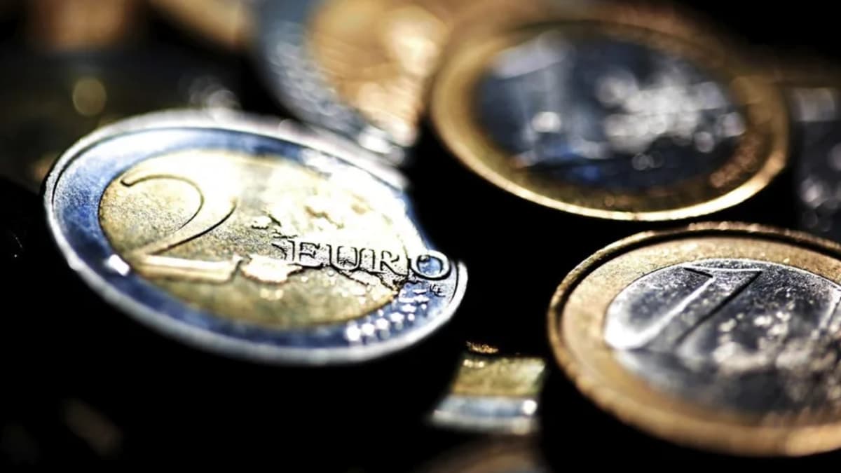 Un cliente lleva al banco 750 euros en monedas de un céntimo y acaba recibiendo una lección para toda la vida