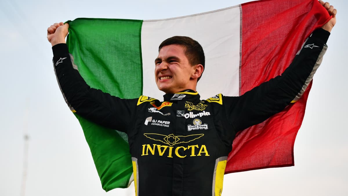 McLaren no quita el ojo a Fornaroli