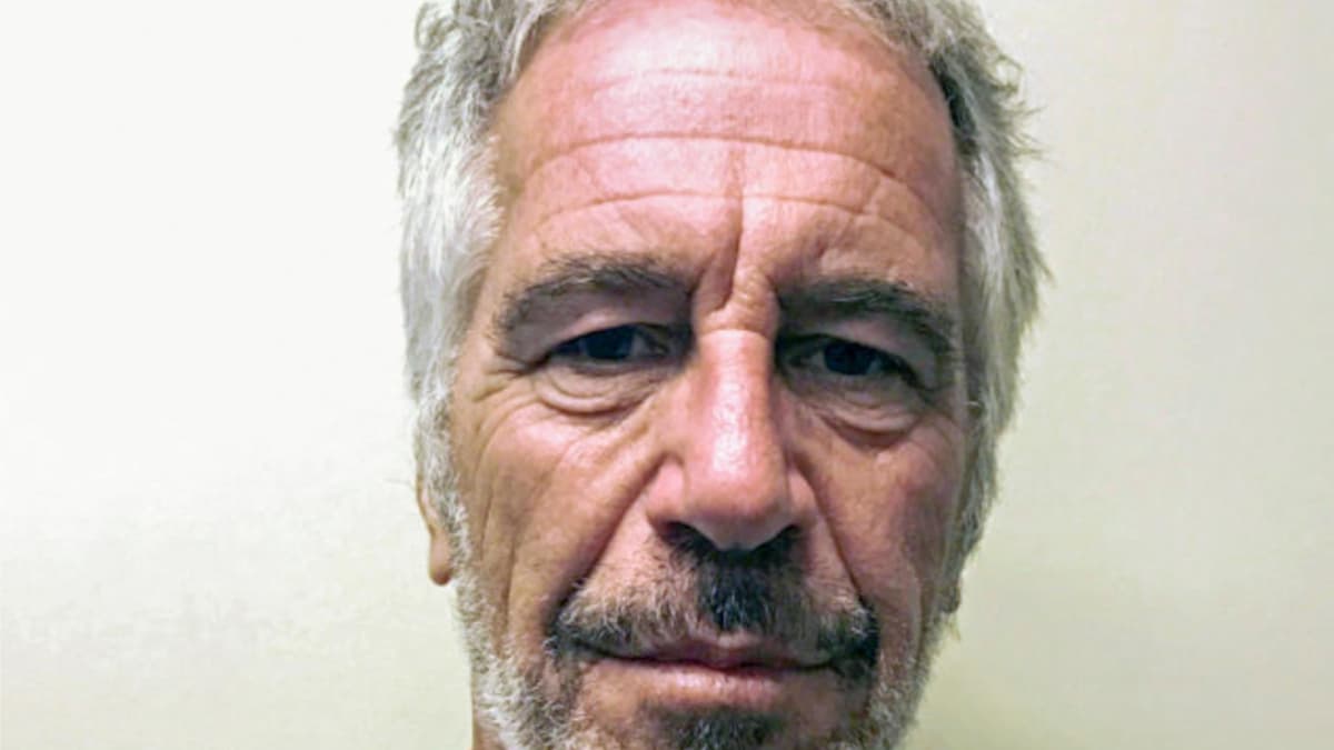 Sale a la luz una supuesta nota de suicidio de Jeffrey Epstein: "¡¡¡No encontraron nada!!!"