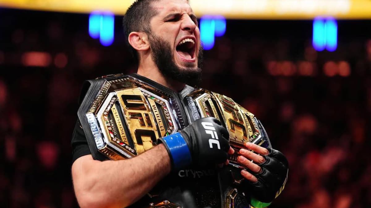 Makhachev contradice a Dana White y apunta a julio