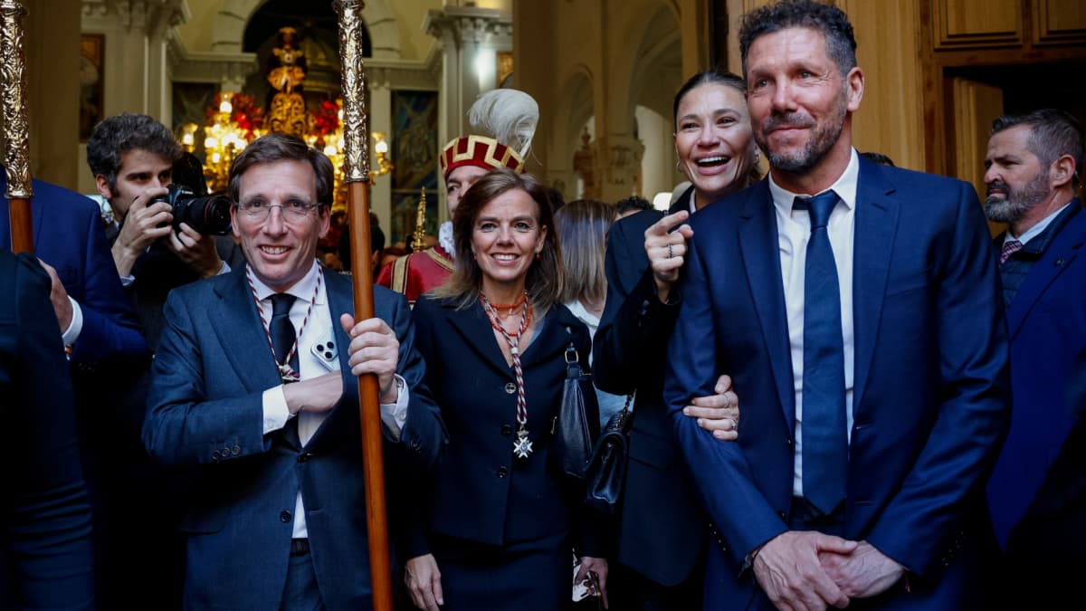 Simeone y Carla Pereyra acompañan al Jesús Nazareno de Medinaceli