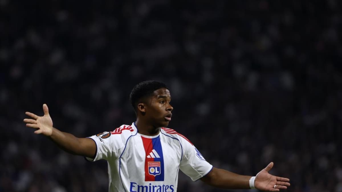 La 'sequía' de Endrick no cierra la crisis del Lyon