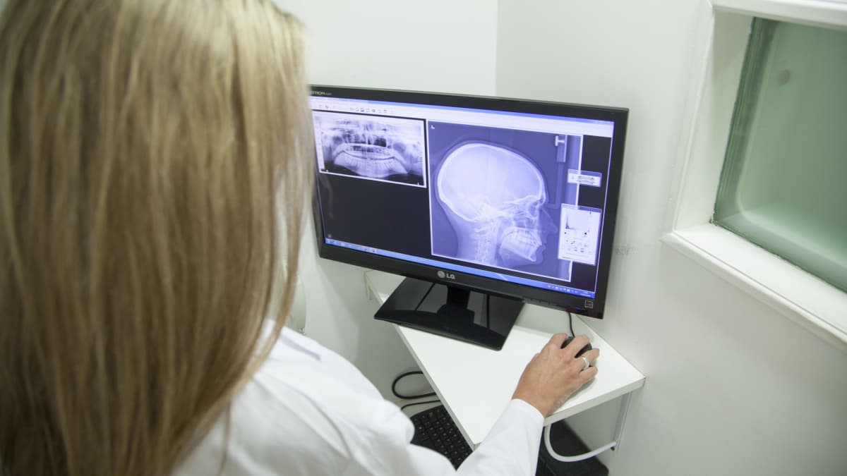Le hacen una radiografía y aparecen trozos de metal: es más común de lo que crees y muy peligroso