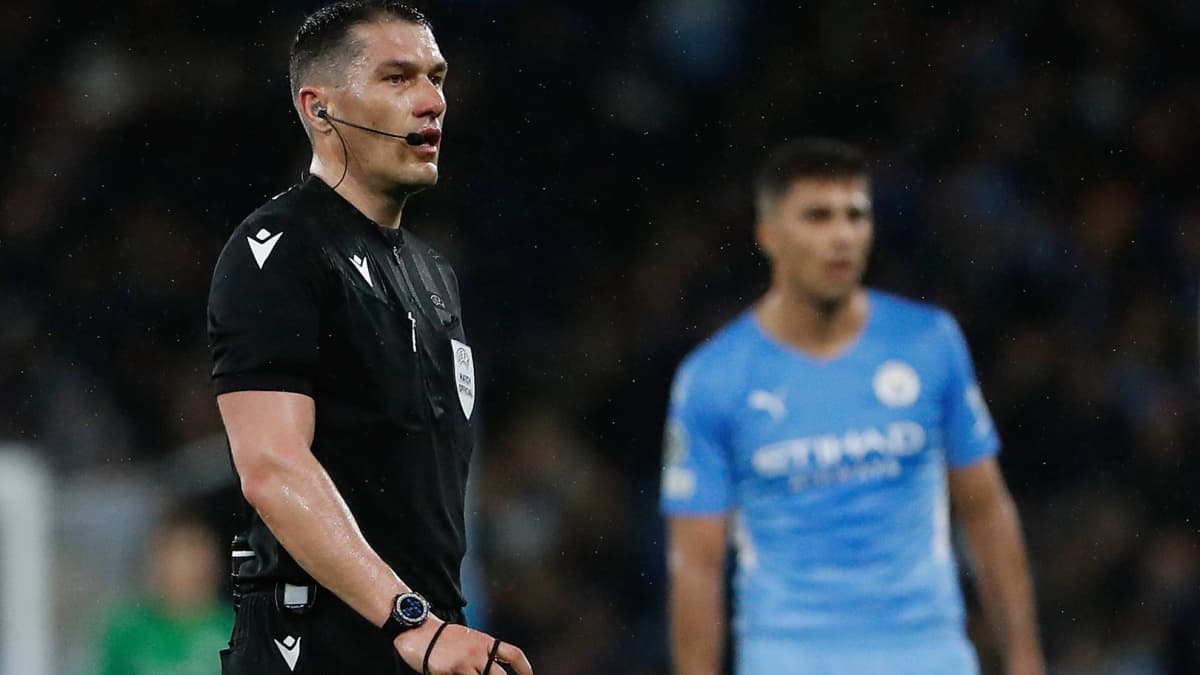 István Kovács será el árbitro de la ida entre el Barcelona y el Atlético