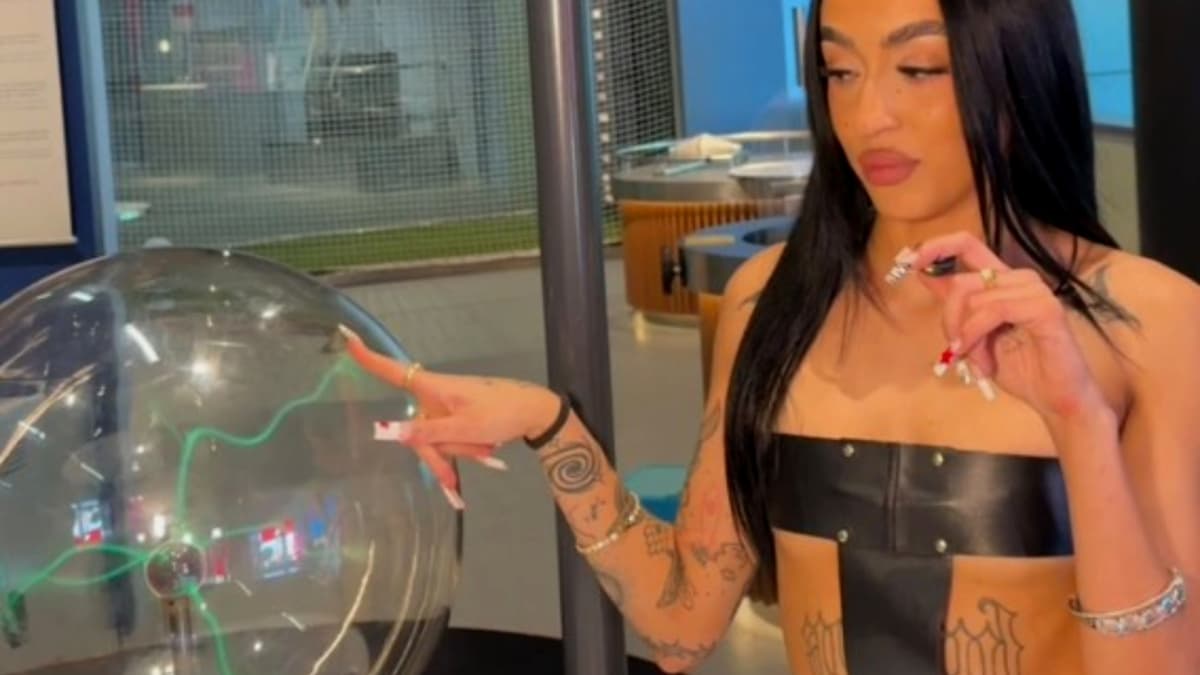 Alba Moreno, divulga científica, desmonta el último bulo del Artemis II: "Las estrellas no desaparecen"