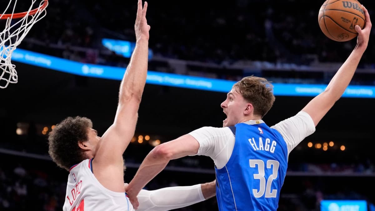 El adolescente que jamĂĄs habĂa visto la NBA: Cooper Flagg agranda su mito con 121 puntos en tres partidos