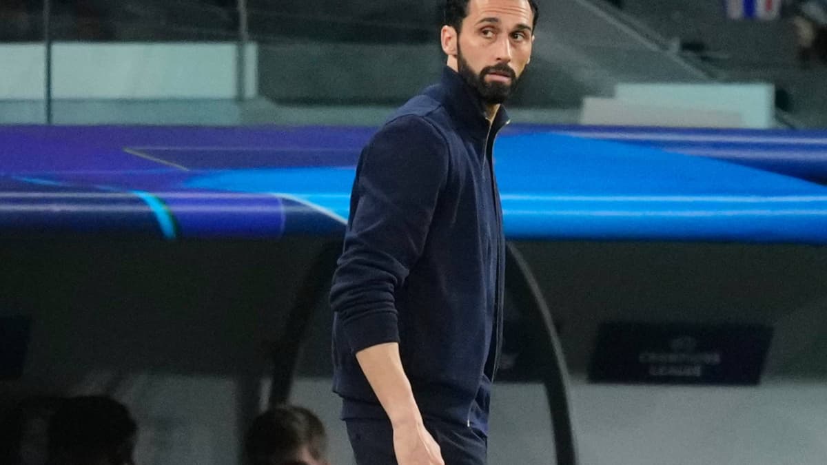 Arbeloa vuelve a viralizar una chaqueta: la que lució ante el Bayern cuesta 2.200 euros