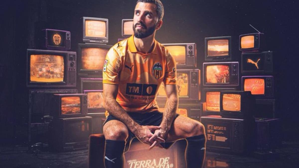 La camiseta retro del Valencia que la 'medio apartaron'
