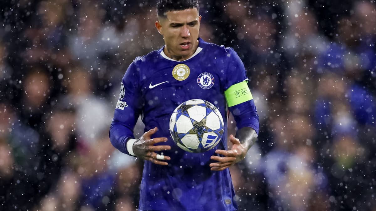 Enzo y el Chelsea se dan la mano