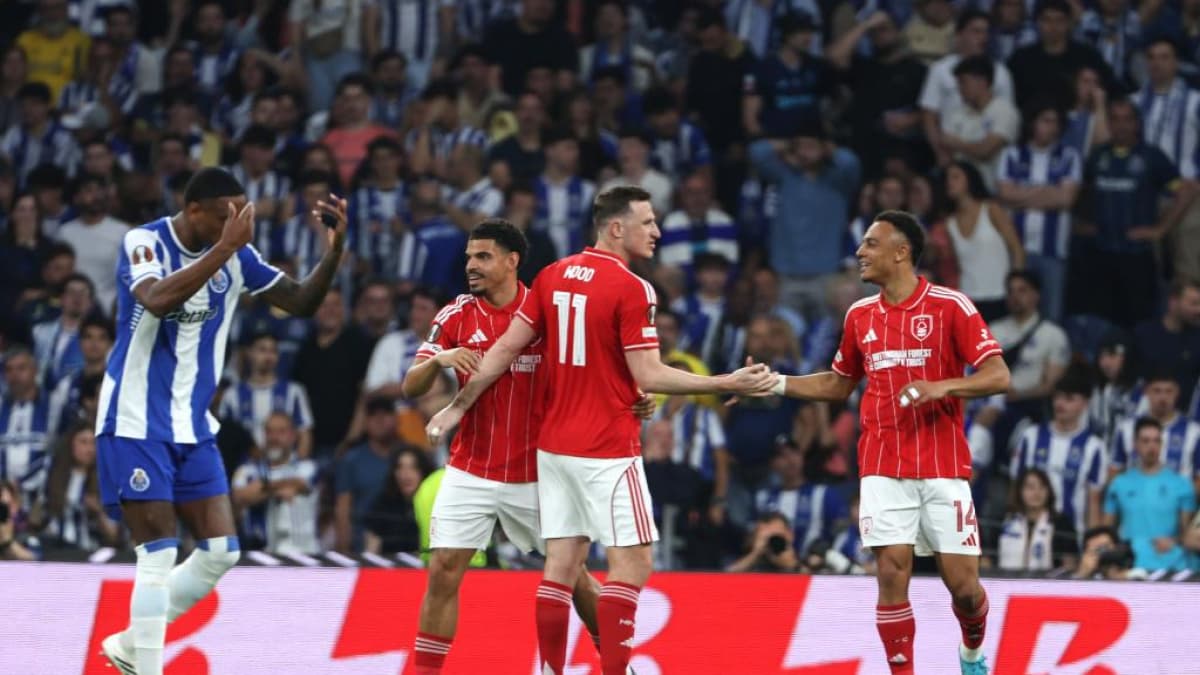 El Nottingham Forest saca oro de Do Dragao