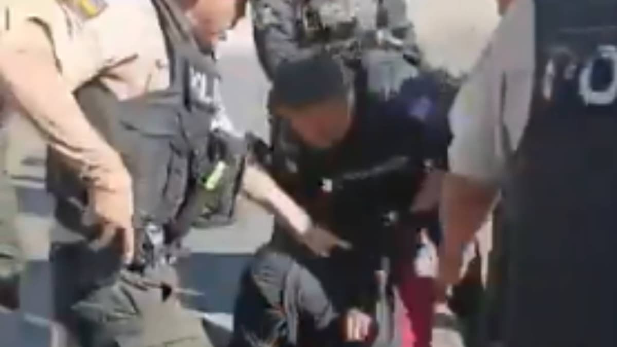 Un futbolista que jugó un Mundial se salva de ser linchado al ser detenido por atracador: la caída de 'El Diablito'