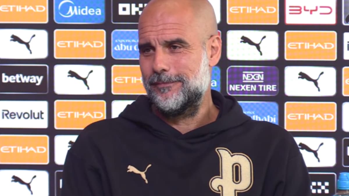 Guardiola bromea: "Estoy enfadado con Bernardo, le dije que cuando tomara una decisión me avisara"