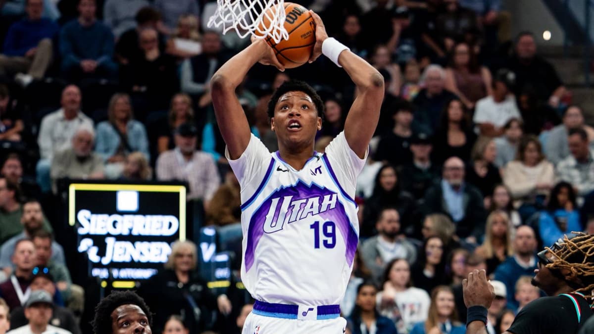 El partido que nadie querĂa ganar dejĂł varios triples-dobles para la historia