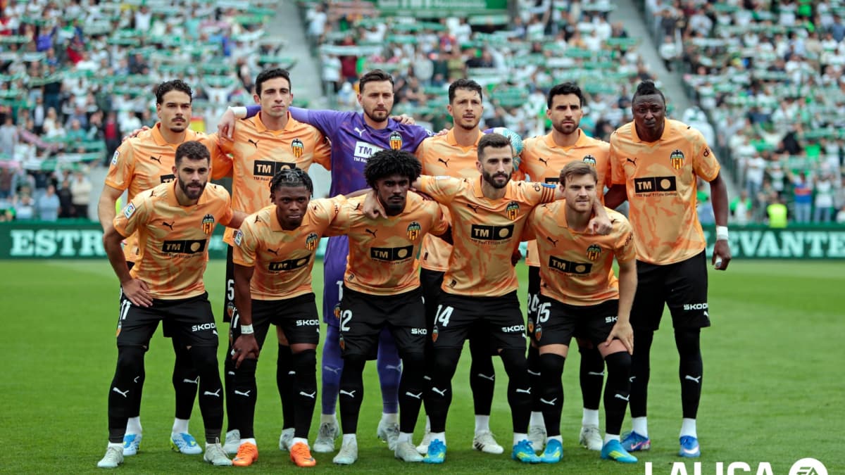 El Valencia se tambalea con un doble discurso