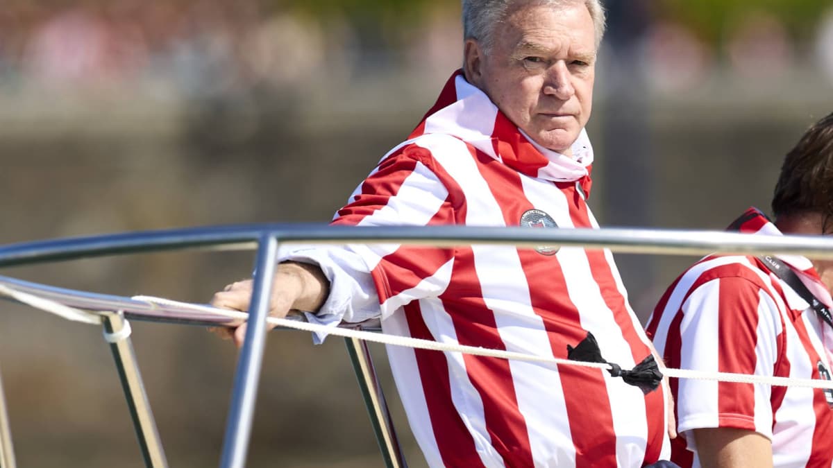 Clemente denuncia las "mentiras" del Athletic para burlar su propia política de fichajes: "¿De la cantera vasca? ¡Y unas narices!"