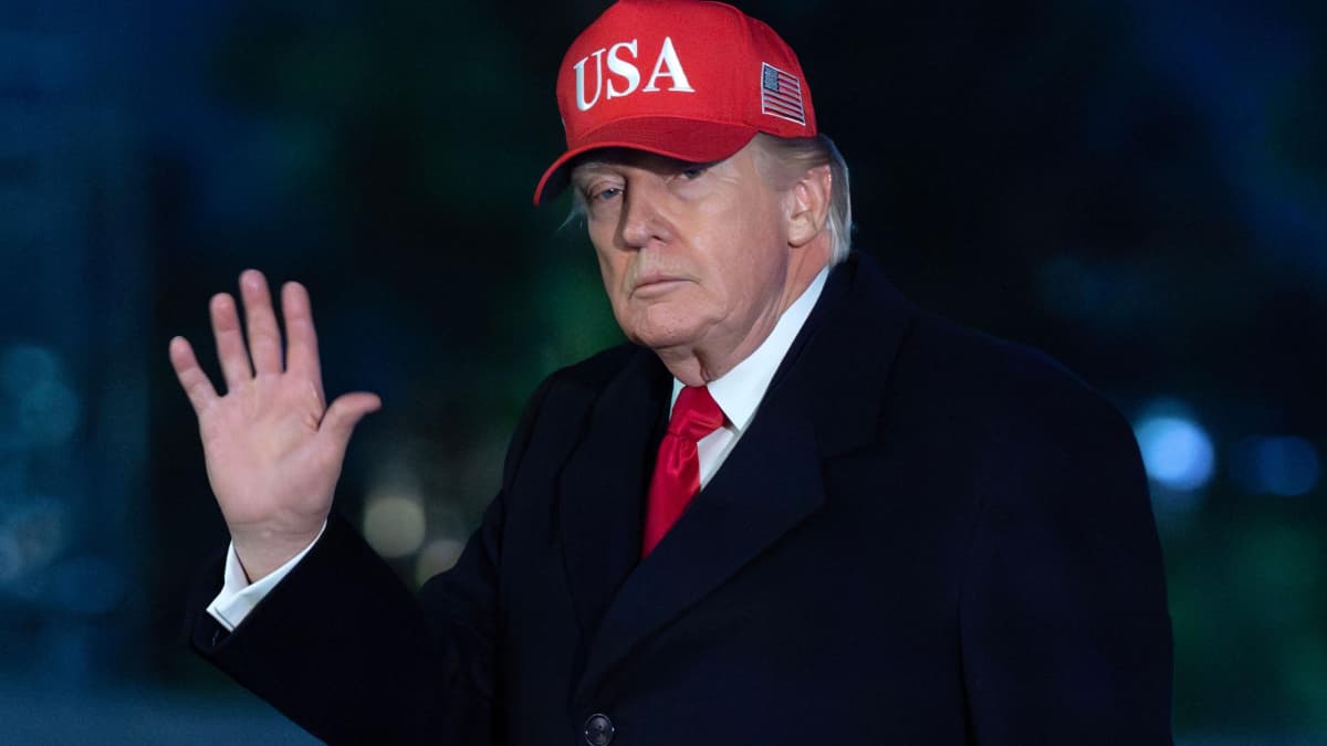 Donald Trump amenaza con destruir los buques que desafĂen el bloqueo de Ormuz: "SerĂĄ rĂĄpido y brutal"