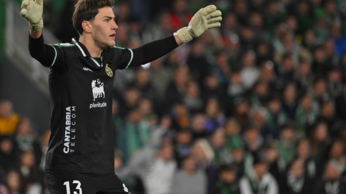 Eriksson no se hace el sueco con el megåfono: debuta, gana y canta... en español