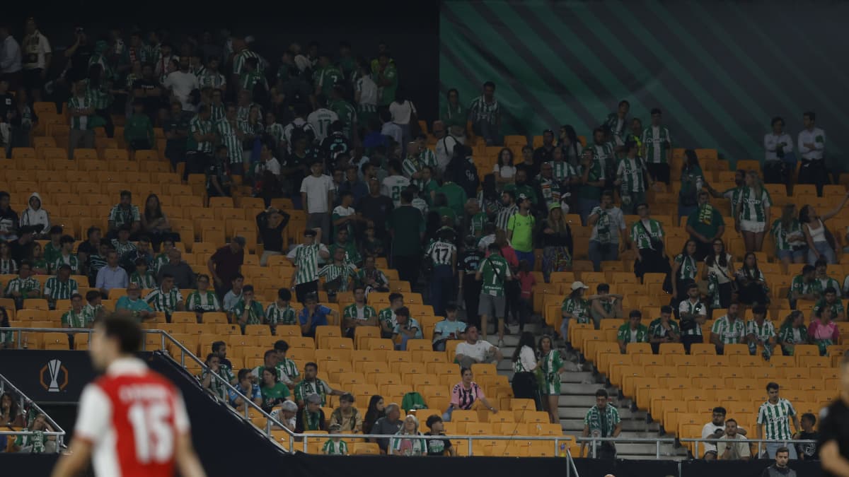 Un error de la megafonía pidió desalojar La Cartuja antes del final