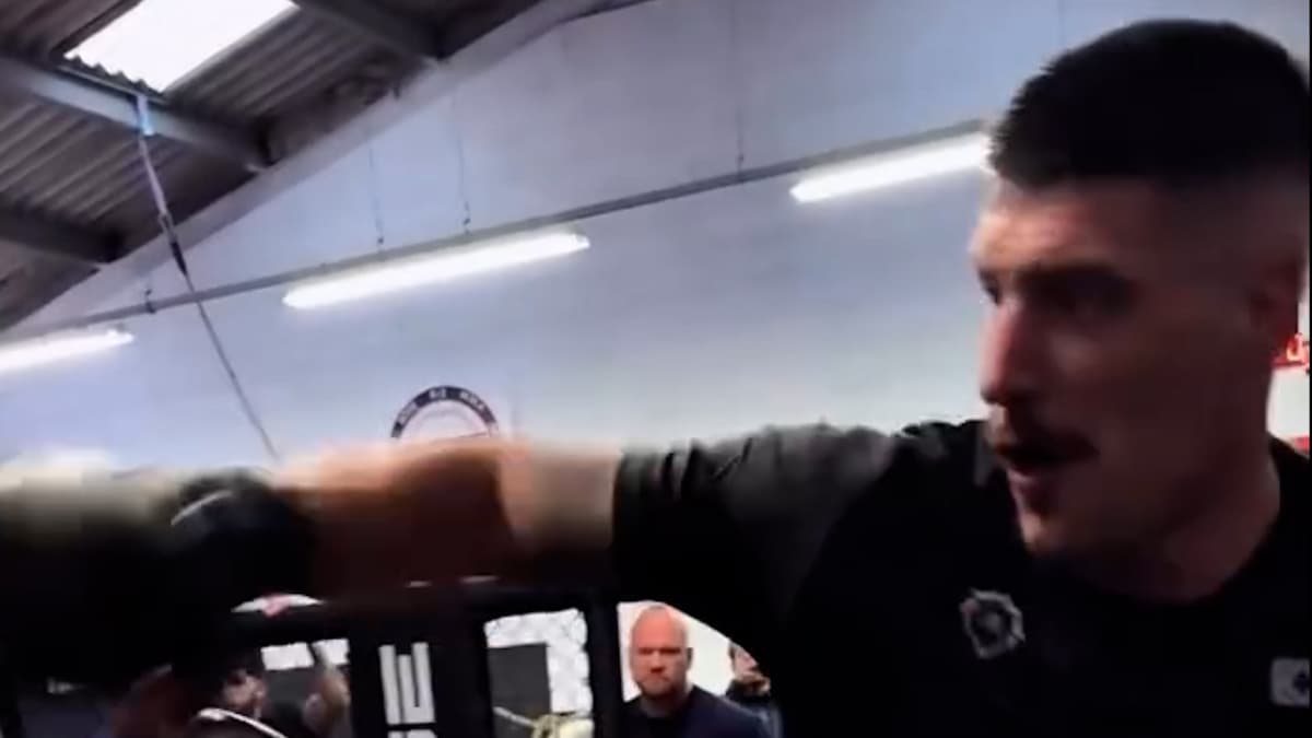 Joel Álvarez entrena con Benoit Saint-Denis en Francia antes de su combate vs Amosov