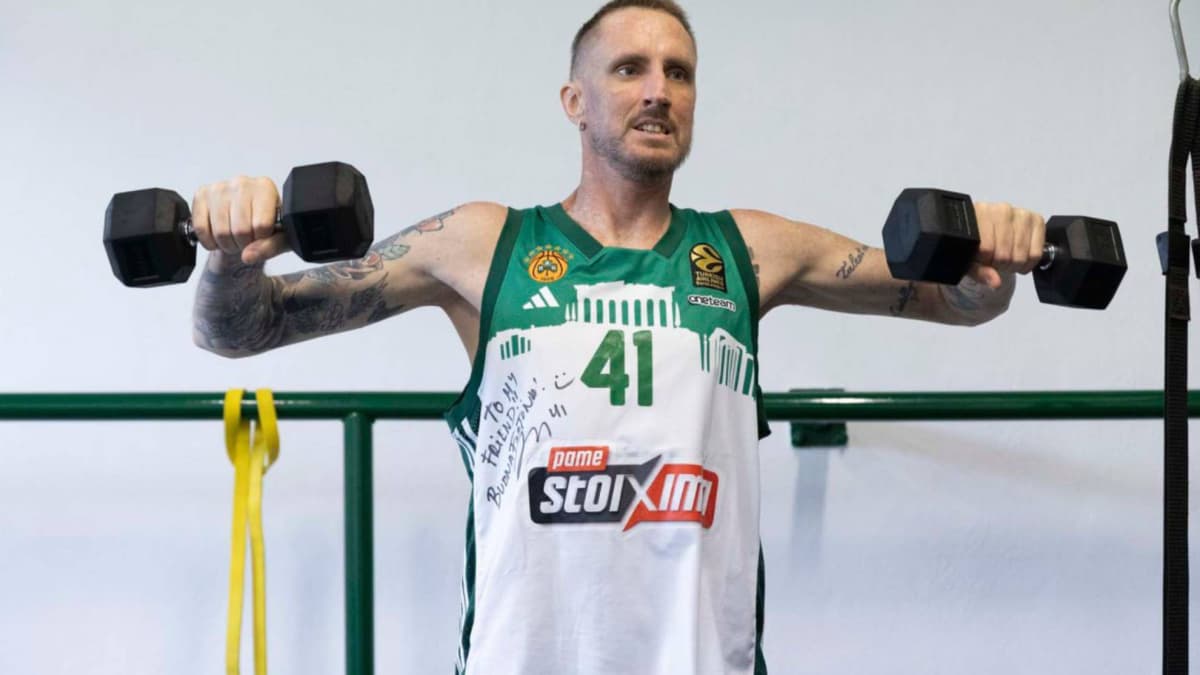 Polonara supera una leucemia mieloide y vuelve a entrenarse... con una camiseta de Juancho