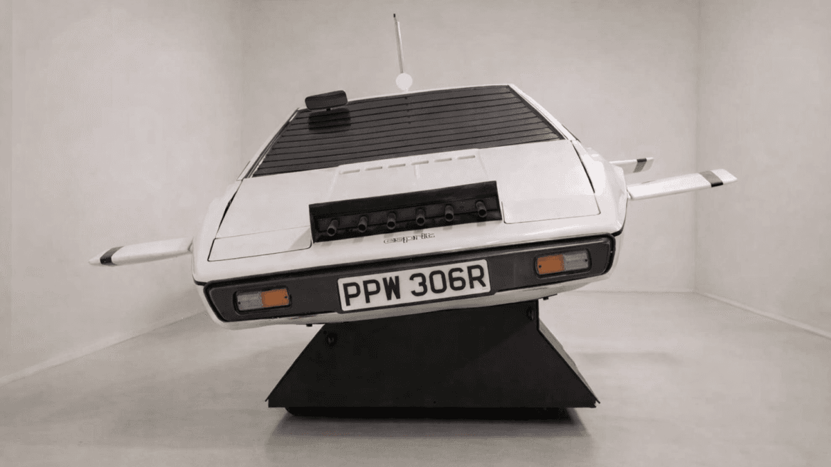¿Coche o submarino? Reaparece el auténtico Lotus Esprit sumergible de James Bond